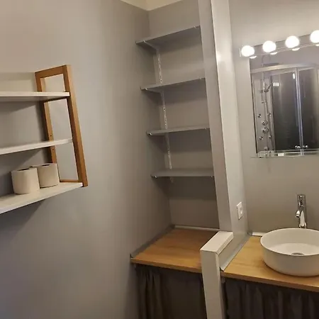 Apartment Chaillot 1 *